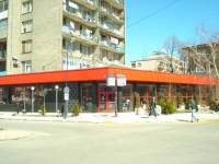 Стъклени окачени фасади