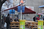 дървени пейки с маса за кръчми