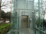изработка и монтаж на стъклена врата с едно крило