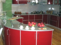 Просторна ъглова кухня по поръчка