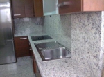 Професионална изработка на кухненски плотове от мрамор