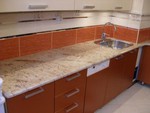 гранитно облицоване на кухненски плот