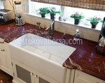 сталкиваются при заказе кухни с мрамором