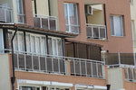 балконски парапети от инокс и кафяво стъкло по поръчка